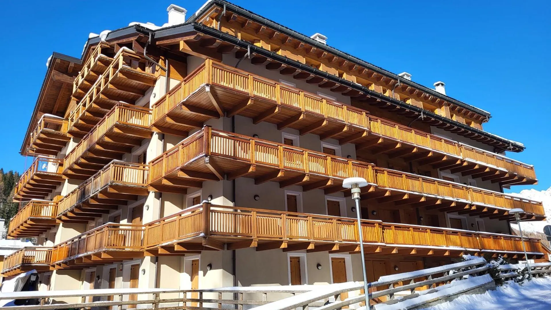 La Cascata Guest House Madesimo Italy